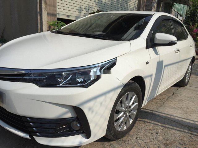 Bán xe Toyota Corolla Altis đời 2018, màu trắng giá cạnh tranh0