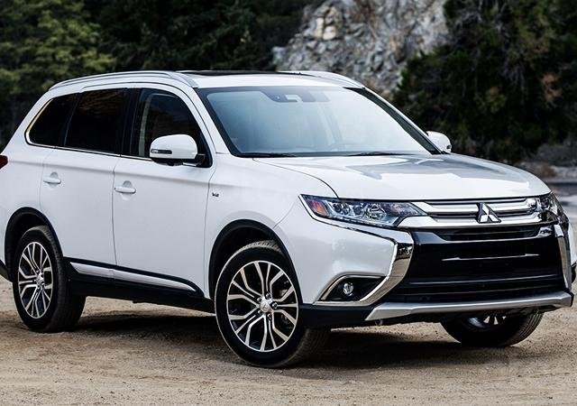 Ưu đãi giảm giá sâu với chiếc Mitsubishi Outlander CVT sản xuất 2020, giao nhanh