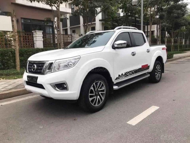 Bán Nissan Navara VL 2.5 AT 4WD năm 2017, màu trắng, nhập khẩu