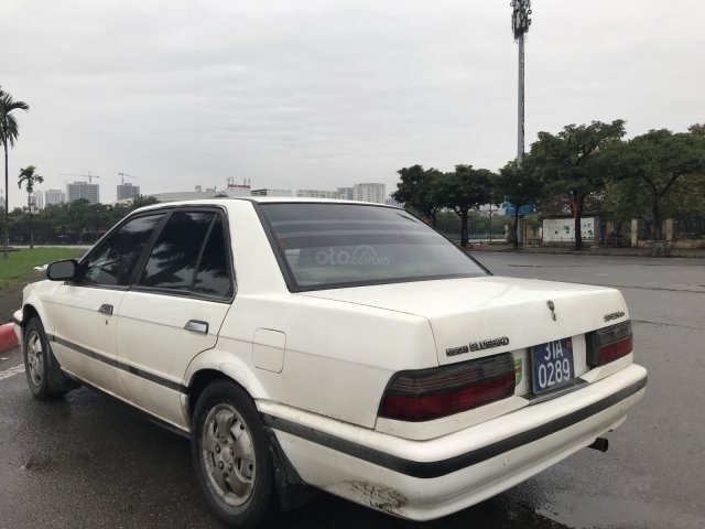 Cần bán xe Nissan Bluebird đời 1996, màu trắng, xe biển xanh