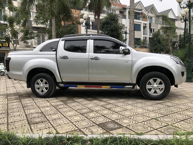 Cần bán xe Isuzu Dmax năm 2016, màu bạc, chính chủ đi từ đầu