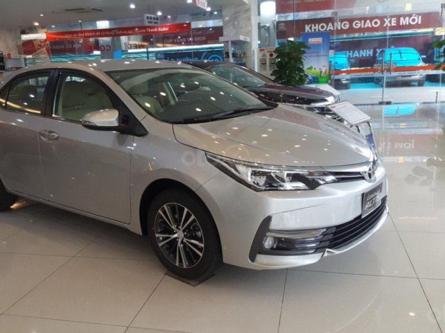 Cần bán Toyota Corolla sản xuất 2020, màu bạc, giá 791tr