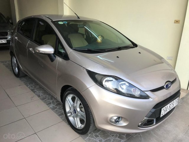 Cần bán gấp Ford Fiesta sản xuất năm 2013, màu hồng chính chủ, giá 355tr