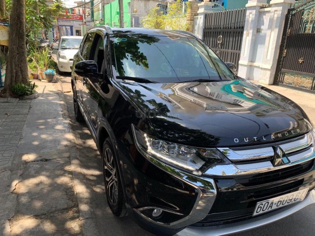 Bán ô tô Mitsubishi Outlander sản xuất 2019, màu đen giá cạnh tranh0