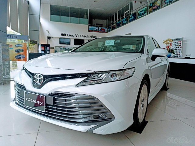 Bán Toyota Camry nhập Mỹ, sản xuất 2020, mới 100%, xe full option, giao ngay tận tay khách0