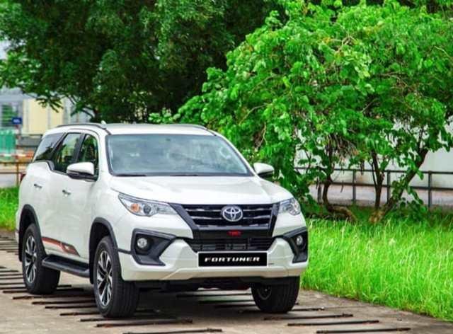 Bán xe Toyota Fortuner 2020 KM đặc biệt-Tặng ngay phí trước bạ cho xe sx trong nước-hỗ trợ trả góp lãi suất chỉ 3.99%