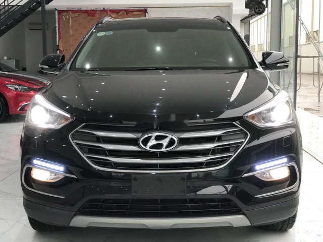 Cần bán lại xe Hyundai Santa Fe 2.4 AT 4WD đời 2017, màu đen còn mới