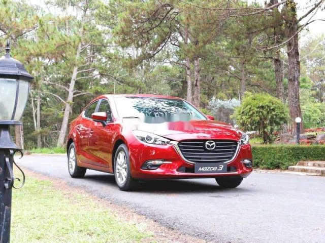 Cần bán xe Mazda 3 năm sản xuất 2020, màu đỏ0