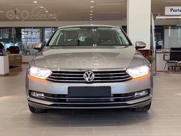 Bán Volkswagen Passat BlueMotion Comfort, tặng tiền mặt lên đến 200 triệu