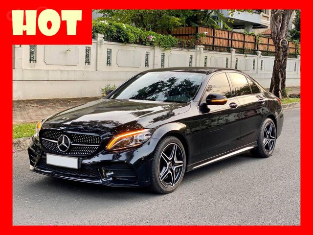 Master Auto - Bán Mercedes C300 AMG màu đen/đỏ 2019 siêu mới siêu lướt - trả trước 680 triệu nhận xe ngay