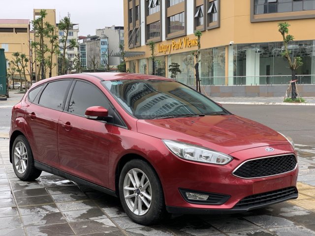Giá xe Ford Focus 2018 tại Việt Nam Sedan 4DR và Hatchback 5DR