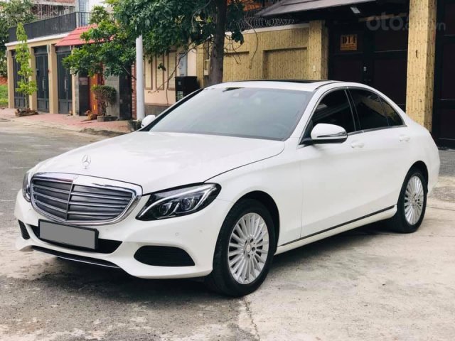 Mercedes C250 Exclusive 2017 màu trắng, nội thất kem, trẻ trung đầy sang trọng