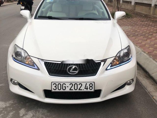 Bán Lexus IS 250C sản xuất năm 2010, màu trắng, nhập khẩu nguyên chiếc