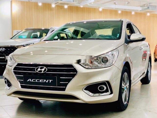 Bán xe Hyundai Accent 2020, màu kem (be)0