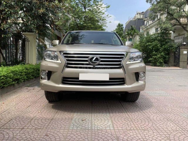 Lexus LX570 màu vàng cát, nội thất kem model 2013- Full option