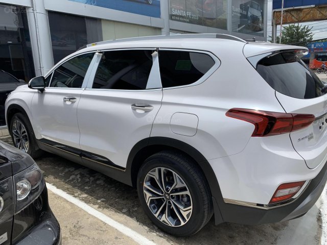 Hyundai Santafe máy dầu Premium tặng phí trước bạ