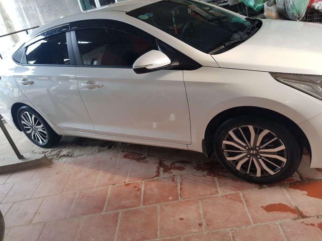 Cần bán gấp Hyundai Accent đời 2019, màu trắng, giá chỉ 420 triệu0