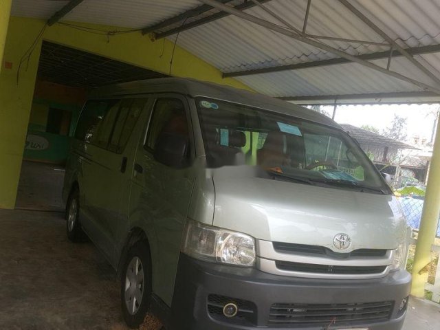 Bán xe Toyota Hiace đời 2010, màu bạc, chính chủ, giá 280tr