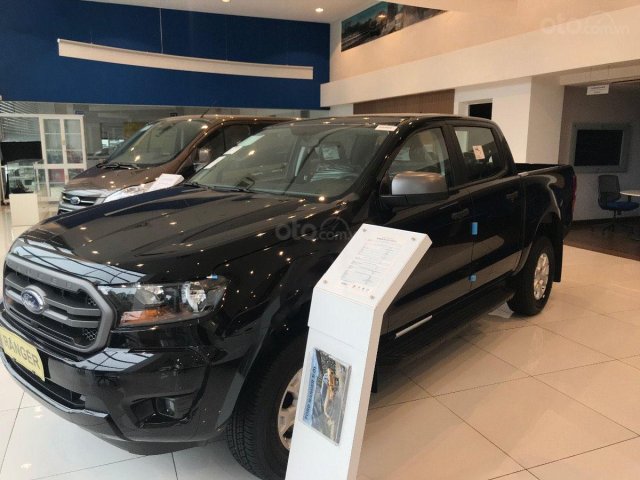 Bán Ford Ranger XLS 2.2L 4x2 AT 2020, màu đen, xe nhập0