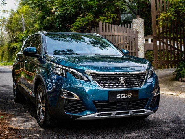 Bán ô tô Peugeot 5008 1.6 A năm 2020, màu xanh lam0