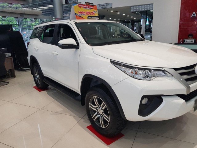 Bán Toyota Fortuner năm sản xuất 2020, màu trắng0