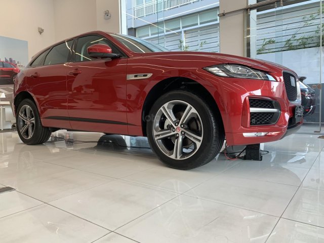 Jaguar F-Pace Sport chính hãng tặng ngay 100% thuế trước bạ và nhiều ưu đãi khác, chỉ trong tháng 8/20200