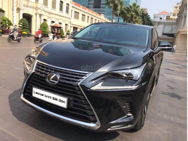 Bán Lexus NX 300 sản xuất năm 2018, màu đen, nhập khẩu nguyên chiếc xe gia đình0