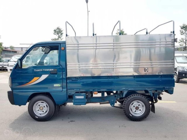 Thaco Long An cần bán xe tải: Thaco Towner 850kg đời 2020, màu xanh lam, thùng bạt
0