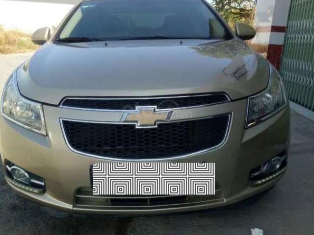 Cần bán gấp Chevrolet Cruze năm sản xuất 2010 xe gia đình giá cạnh tranh