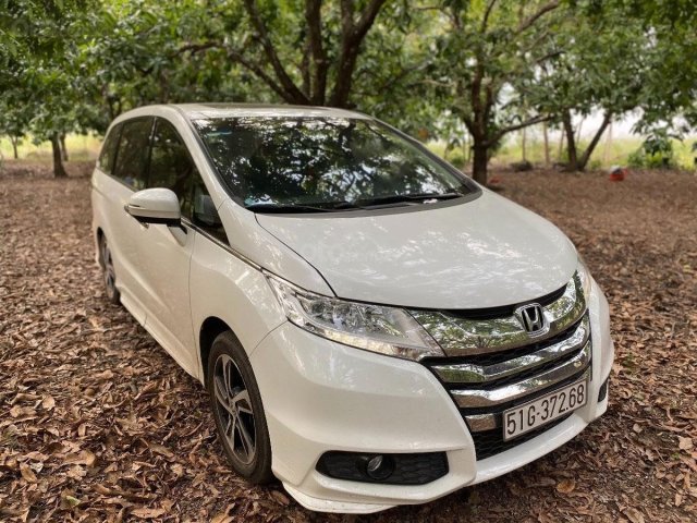 Bán Honda Odyssey 2.4 AT sản xuất 2016, màu trắng, nhập khẩu xe gia đình