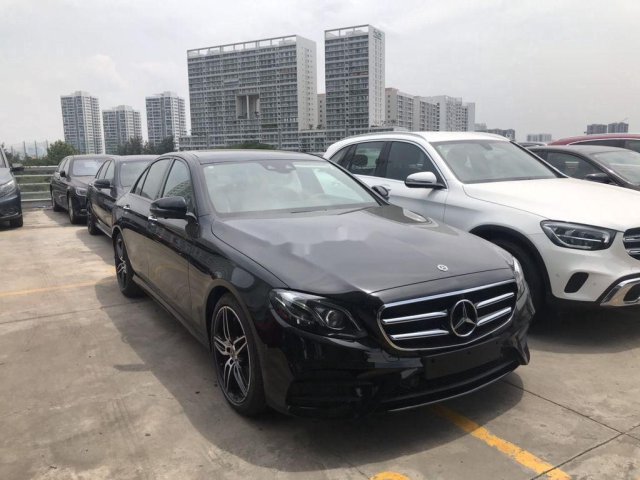 Bán ô tô Mercedes E300 sản xuất năm 2020, màu đen