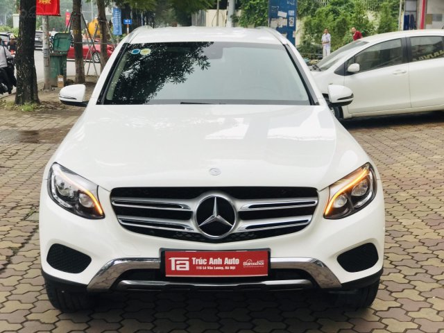 GLC 250 4Matic, sản xuất 2017 bao chất lượng và giá tốt nhất tại thời điểm