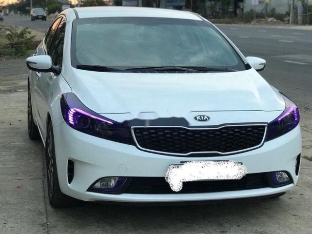 Bán Kia Cerato sản xuất năm 2018, màu trắng, số sàn0