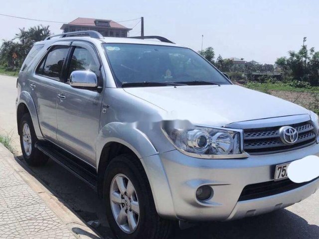 Bán Toyota Fortuner sản xuất 2010, màu bạc, số sàn 