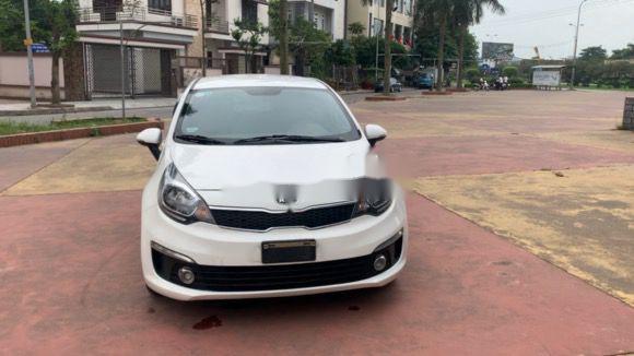 Cần bán lại xe Kia Rio sản xuất năm 2016, màu trắng, nhập khẩu nguyên chiếc xe gia đình, 440 triệu