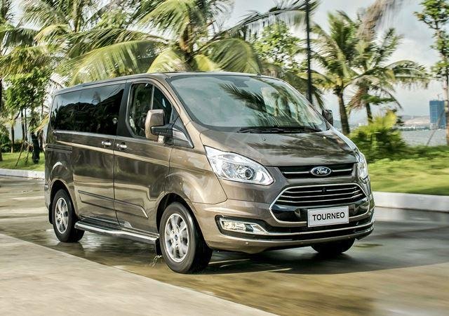 Khuyến mãi giảm giá sâu khi mua chiếc Ford Tourneo Trend, sản xuất 2019, giao xe nhanh0