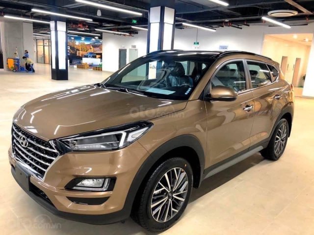 Hyundai Tucson giảm sâu, tặng kèm phụ kiện0