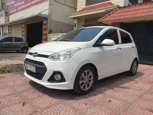 Cần bán Hyundai Grand i10 đời 2016, màu trắng, nhập khẩu nguyên chiếc còn mới