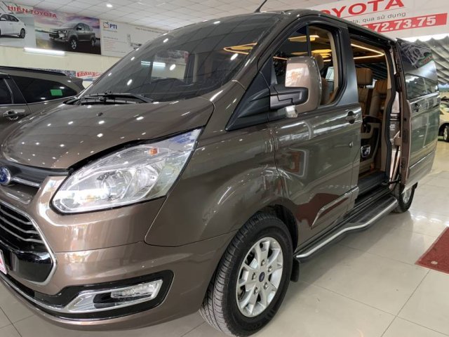 Bán xe Ford Tourneo đời 2019, màu nâu0