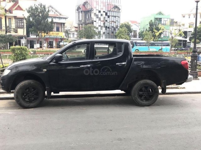 Cần bán xe Mitsubishi Triton năm 2013, nhập khẩu