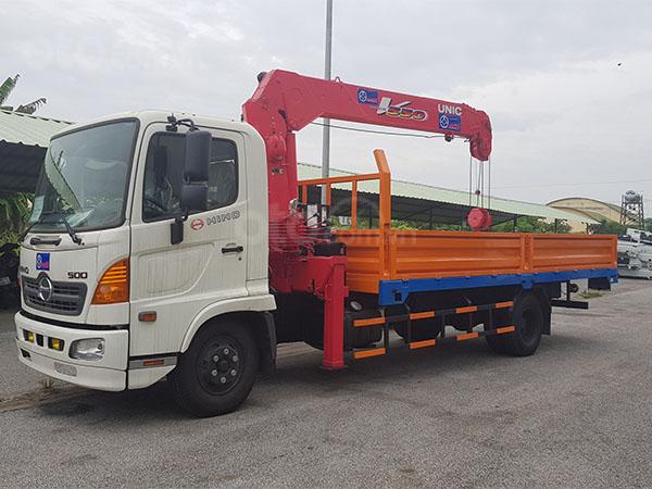 Cần bán xe Hino 5 tấn đời 2020, màu trắng, giá cạnh tranh0