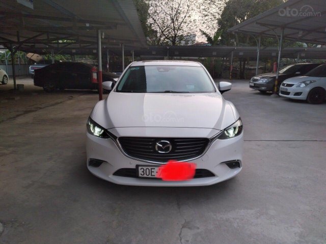 Chính chủ bán xe Mazda 6 2.0 Primium 2017, đã chạy 30.000 km, xe trang bị gồm màn hình DVD, cảm biến lùi, cảnh báo điểm