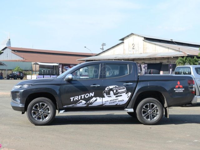 Bán Mitsubishi Triton 4x2AT Mivec Premium đời 2019 giá cạnh tranh