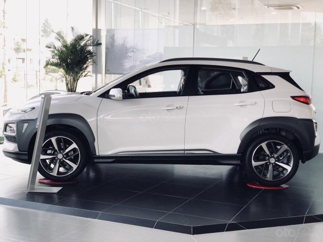 Hyundai Kona 1.6 Turbo 2020, giá tốt nhất thị trường + tặng kèm phụ kiện chính hãng hấp dẫn, hỗ trợ vay ngân hàng0