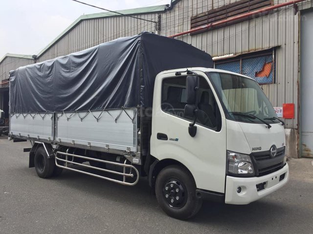 Hino 5 tấn thùng mui bạt bửng nhôm, giá cạnh tranh