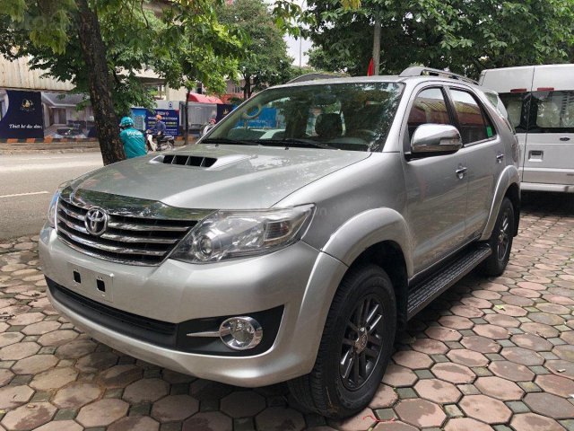 Cần bán gấp Toyota Fortuner năm 2016, màu bạc, 748tr