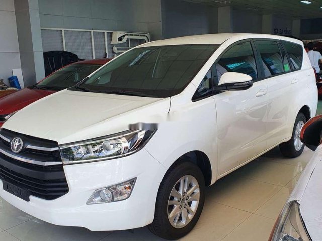 Cần bán xe Toyota Innova đời 2020, màu trắng0