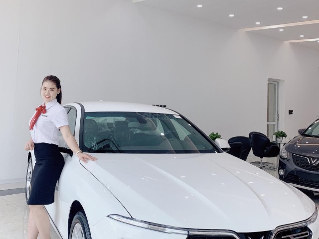 Khuyến mãi lớn chưa từng có "giảm ngay 120.000.000 khi mua xe LUX A2.0 và được chiết khấu 10% trong tháng 50