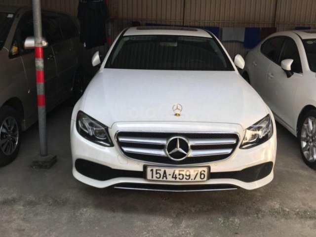 Bán Mercedes E250 đời 2018, màu trắng như mới0