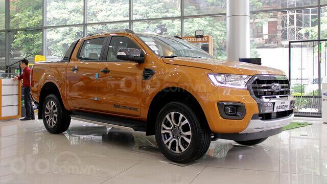 Bán Ford Ranger XL đời 2020, màu cam, số sàn, nhập khẩu